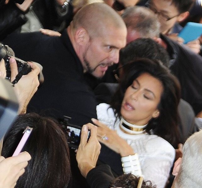 Kim Kardashian sa pri útoku držala svojho bodyguarda